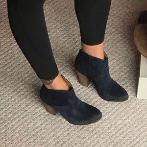 Like New LUCKY BRAND genuine suede Ellet boots